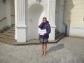 Bětka před školou Bětka před školou