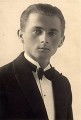 Bohumil Hrabal (fotografie z maturitního tabla 1934) Bohumil Hrabal (fotografie z maturitního tabla 1934)