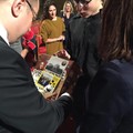 Předání dárku panu Moravcovi Předání dárku panu Moravcovi