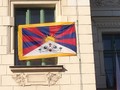 Tibetská vlajka v Nymburce opět nechyběla